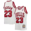 Ottimo Fascinante Raffinato Michael Jordan Chicago Bulls Youth 1997/98 Hardwood Classics Authentic Jersey White/Black/Red